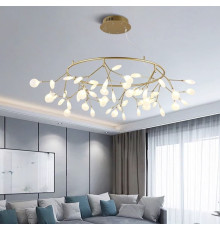 Об'ємна люстра на 63 пелюстки в золотистому корпусі