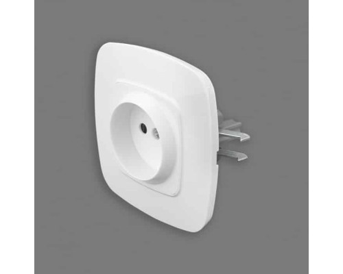 Розетка одинарна без заземлення біла ELA